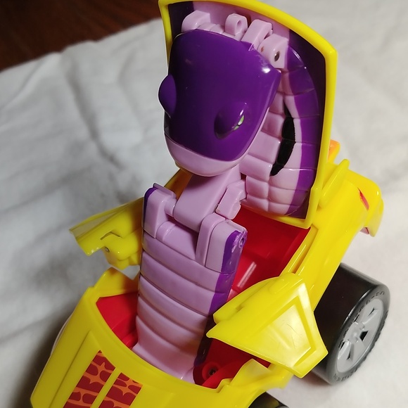 Car that transforms to a Cobra - Picture 8 of 9